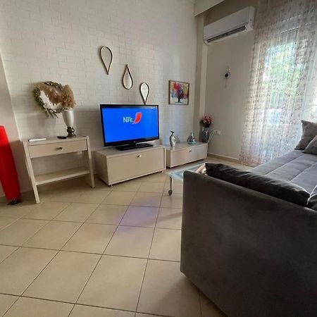 Brick Apartment Nea Peramos  Exterior photo