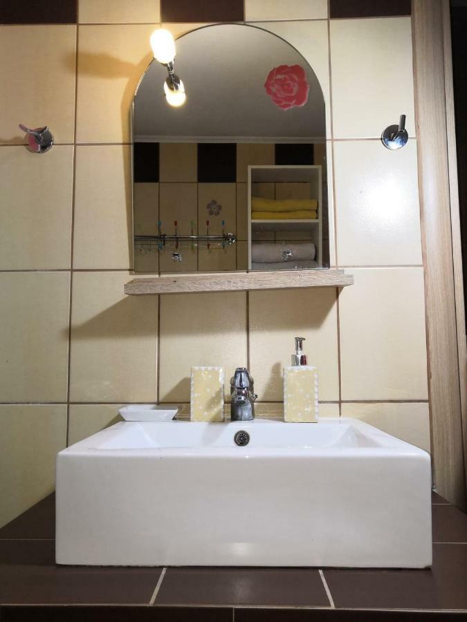 Brick Apartment Nea Peramos  Exterior photo